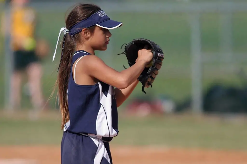 Best Baseball Gloves for 10-Year-Olds