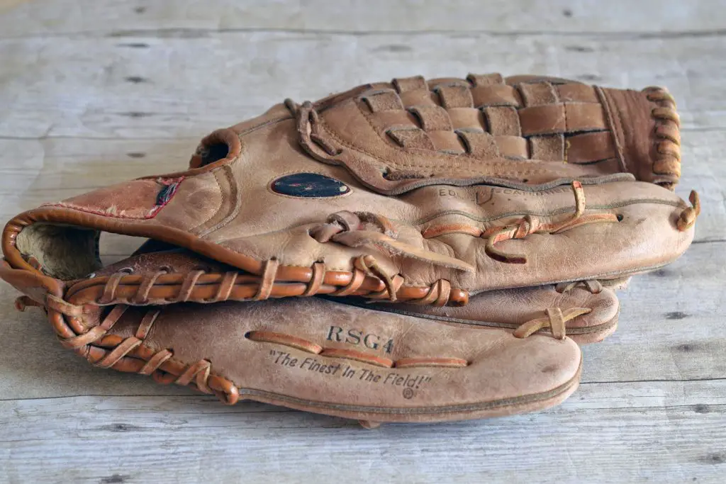 Best Oil for a Baseball Glove