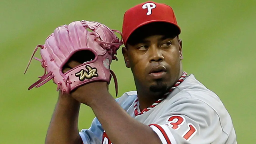 How to Break in a Glove: Pro Baseball Players Share Their Secrets