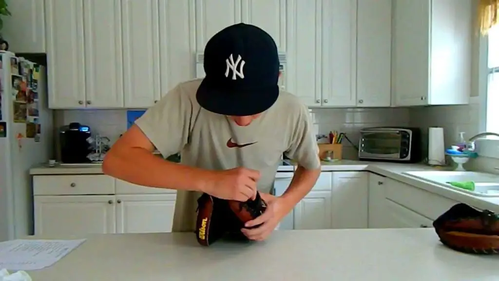 How to break in a catcher’s mitt
