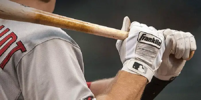 How to clean batting gloves