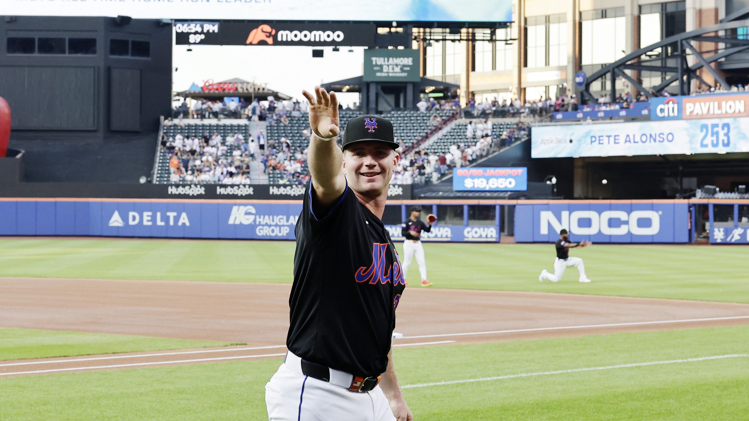 Atlanta Braves v New York Mets
