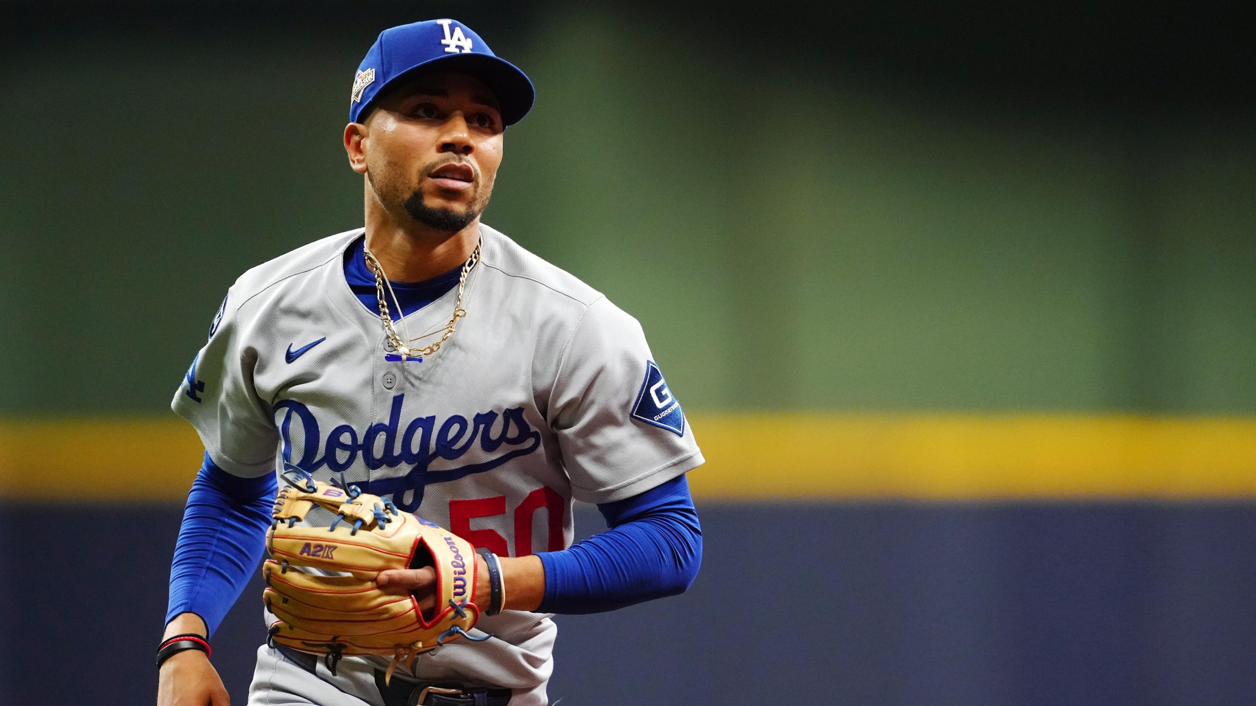 Championship Series - Los Angeles Dodgers v Milwaukee Brewers - Game 2
