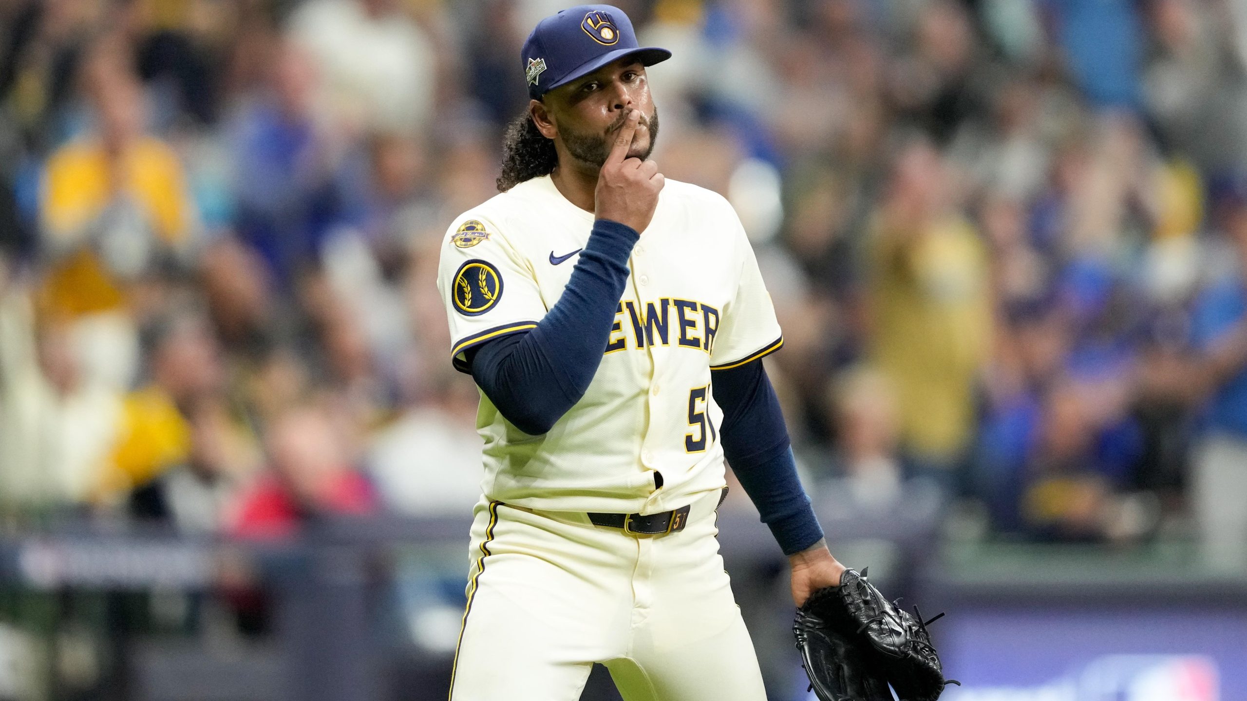 Championship Series - Los Angeles Dodgers v Milwaukee Brewers - Game 2